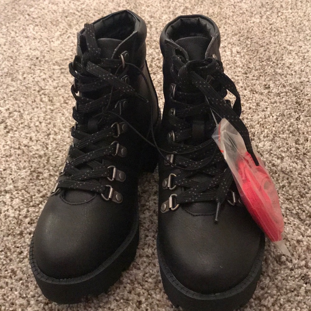 Nest black combat boots